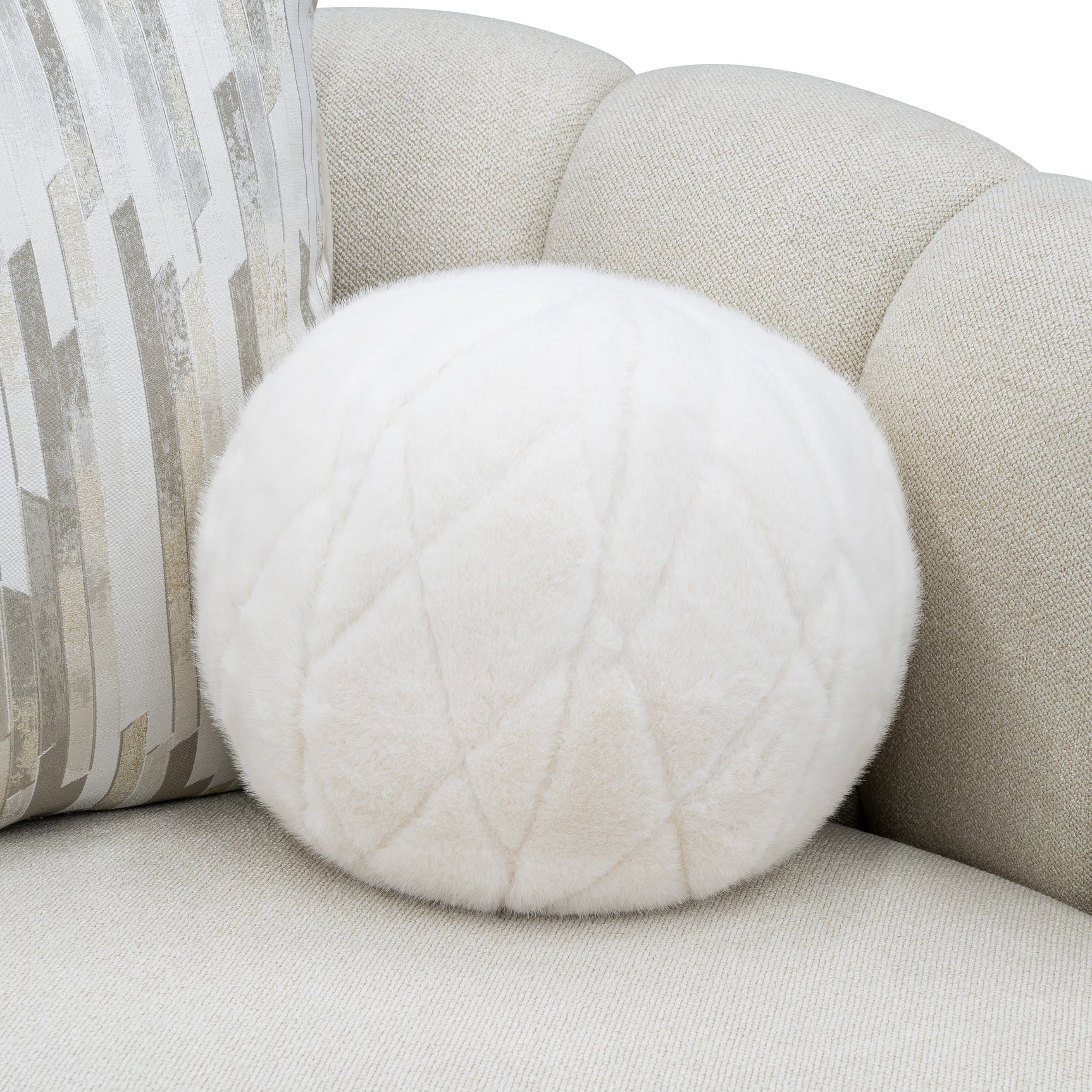 Scotts Square Light Champagne/Cornsilk Loveseat