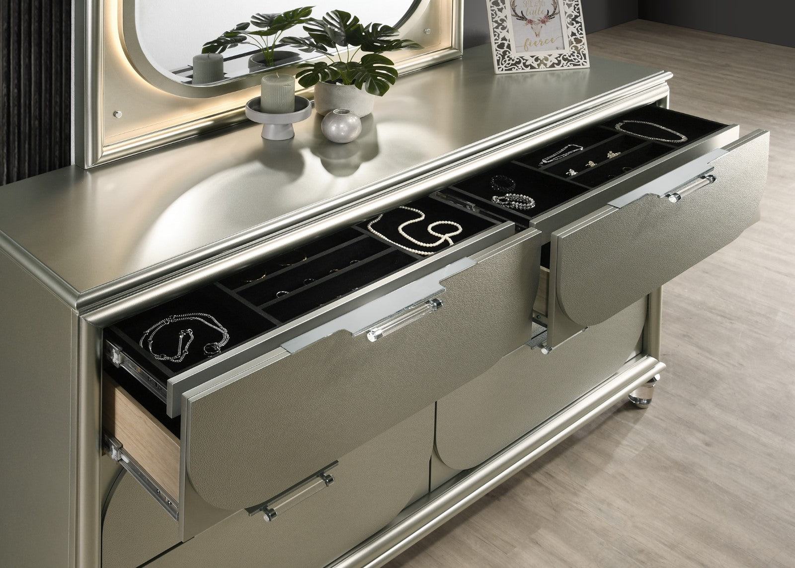 Sheridan Silver Queen 4 Piece Bedroom Set - Ornate Home