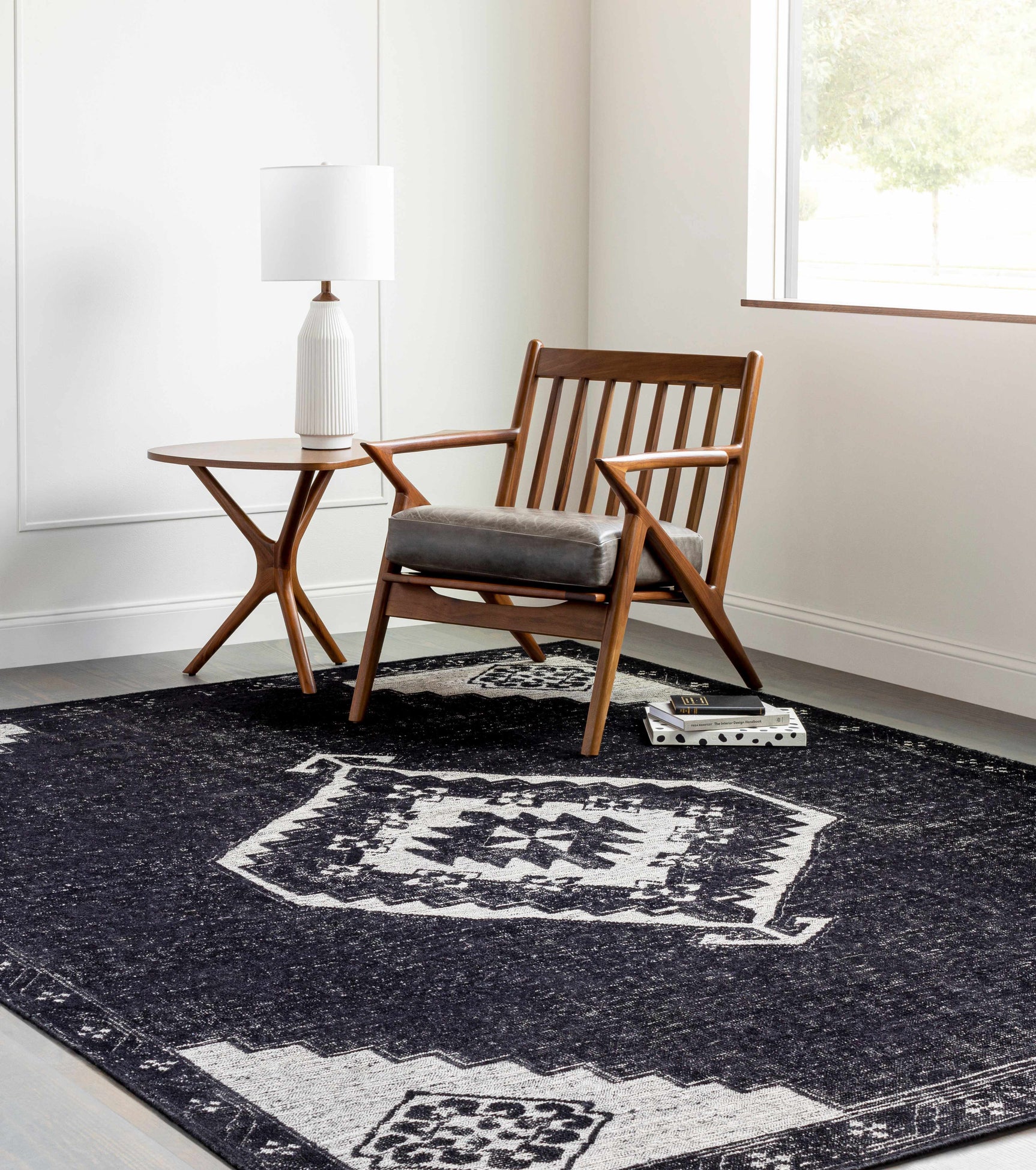 Siraway Handmade Wool Area Rug - Clearance - Ornate Home