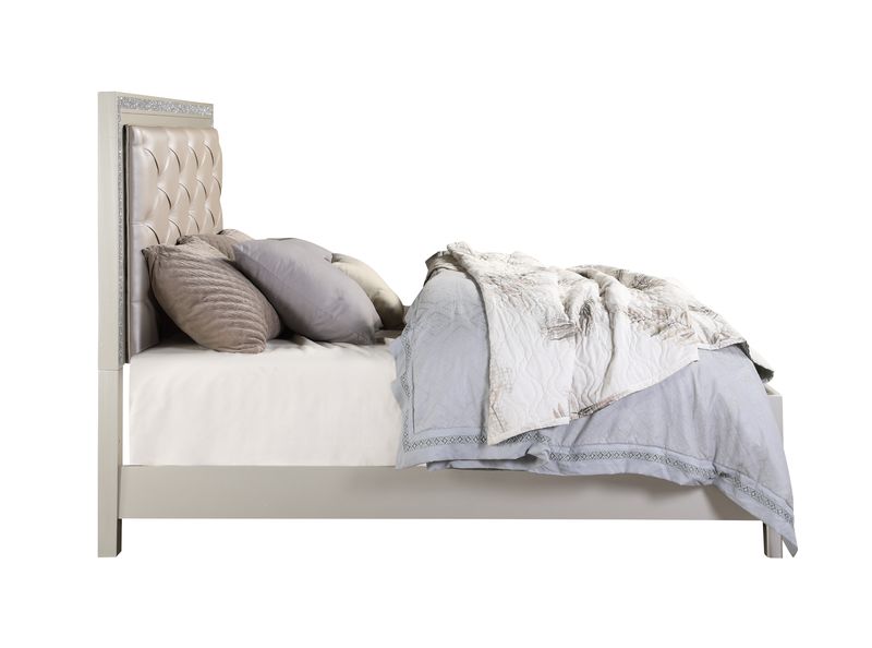 Sliverfluff Queen Bed - Ornate Home
