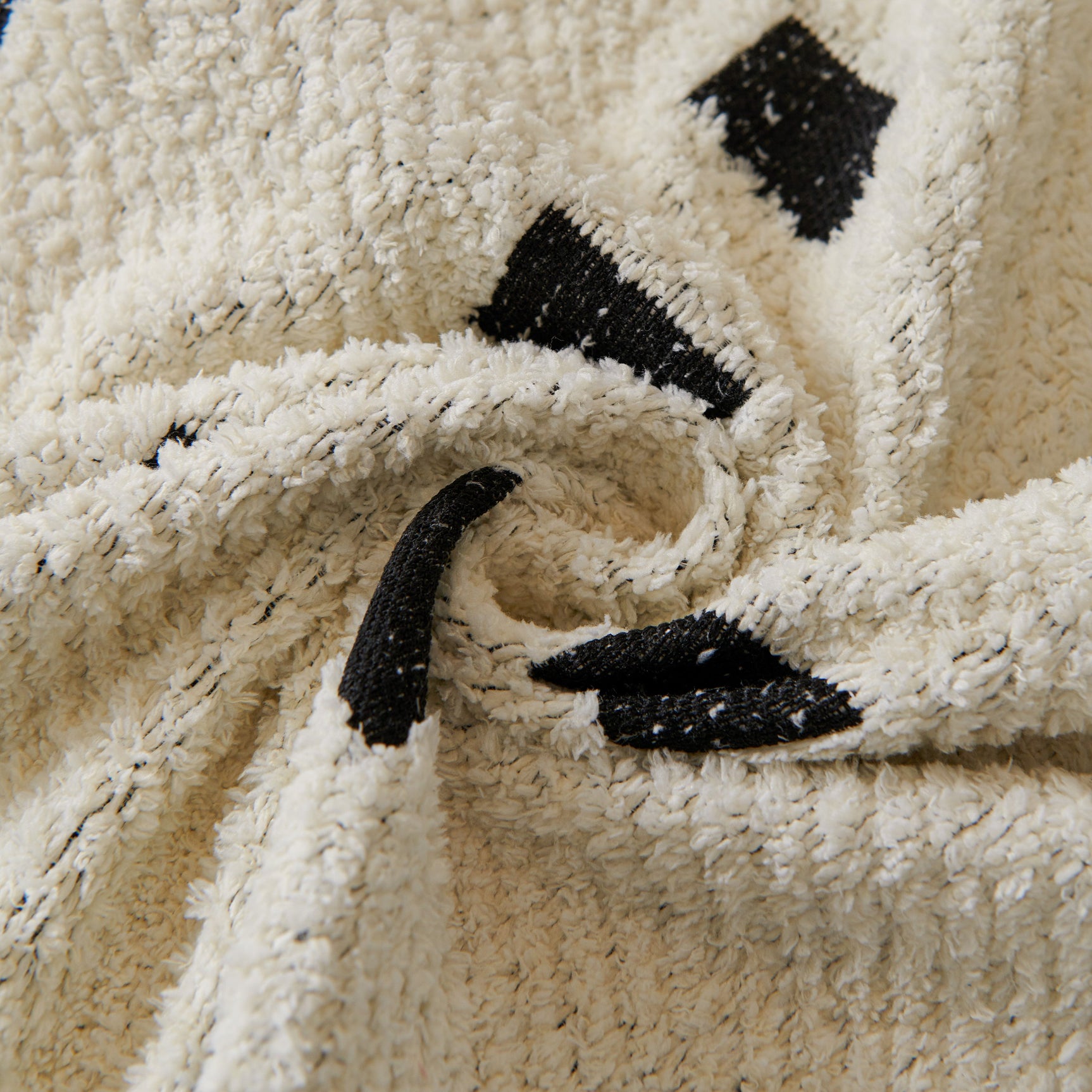 Sofa Throw Blanket with Woven Geometric Pattern & Tassels, Soft & Thick Couch Cover - Ornate Home