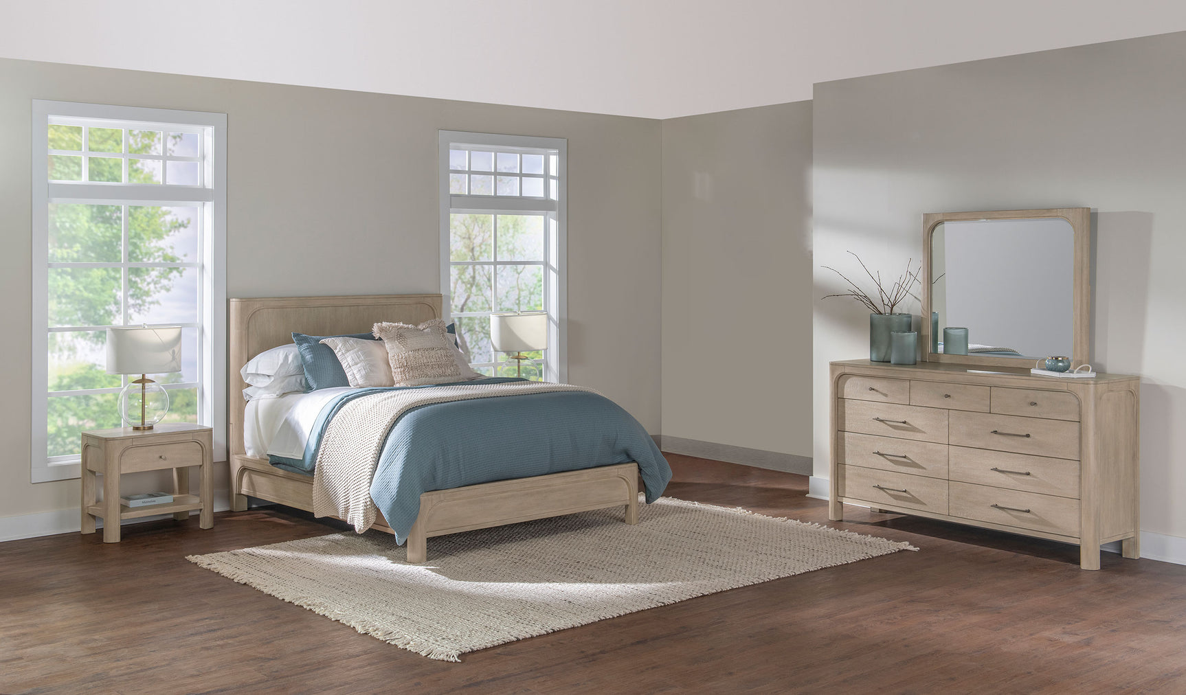 Solano Weathered Mango 4-piece Queen Bedroom Set - Ornate Home