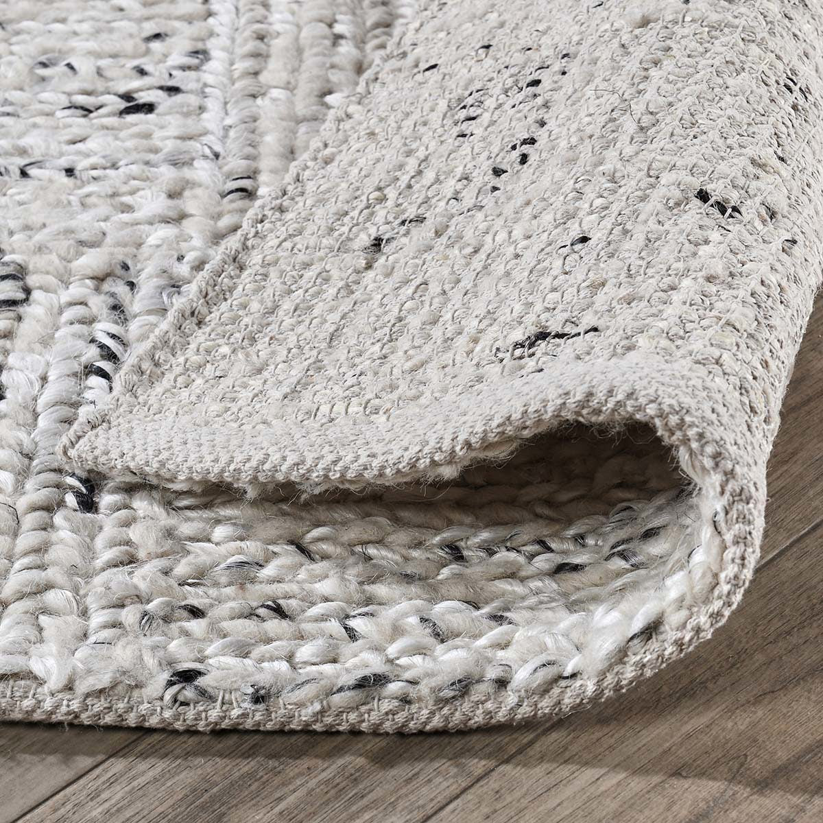 Sosa Ivory/Black Rug - Ornate Home