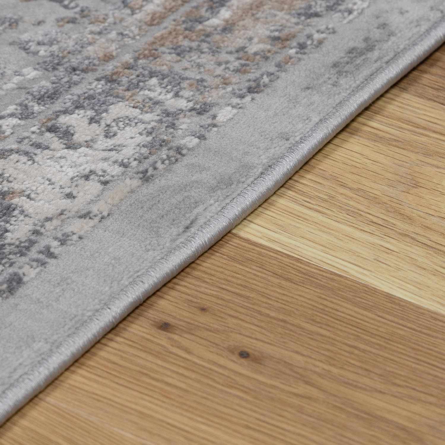 Speaks Traditional Textured Luxe Rug - Ornate Home