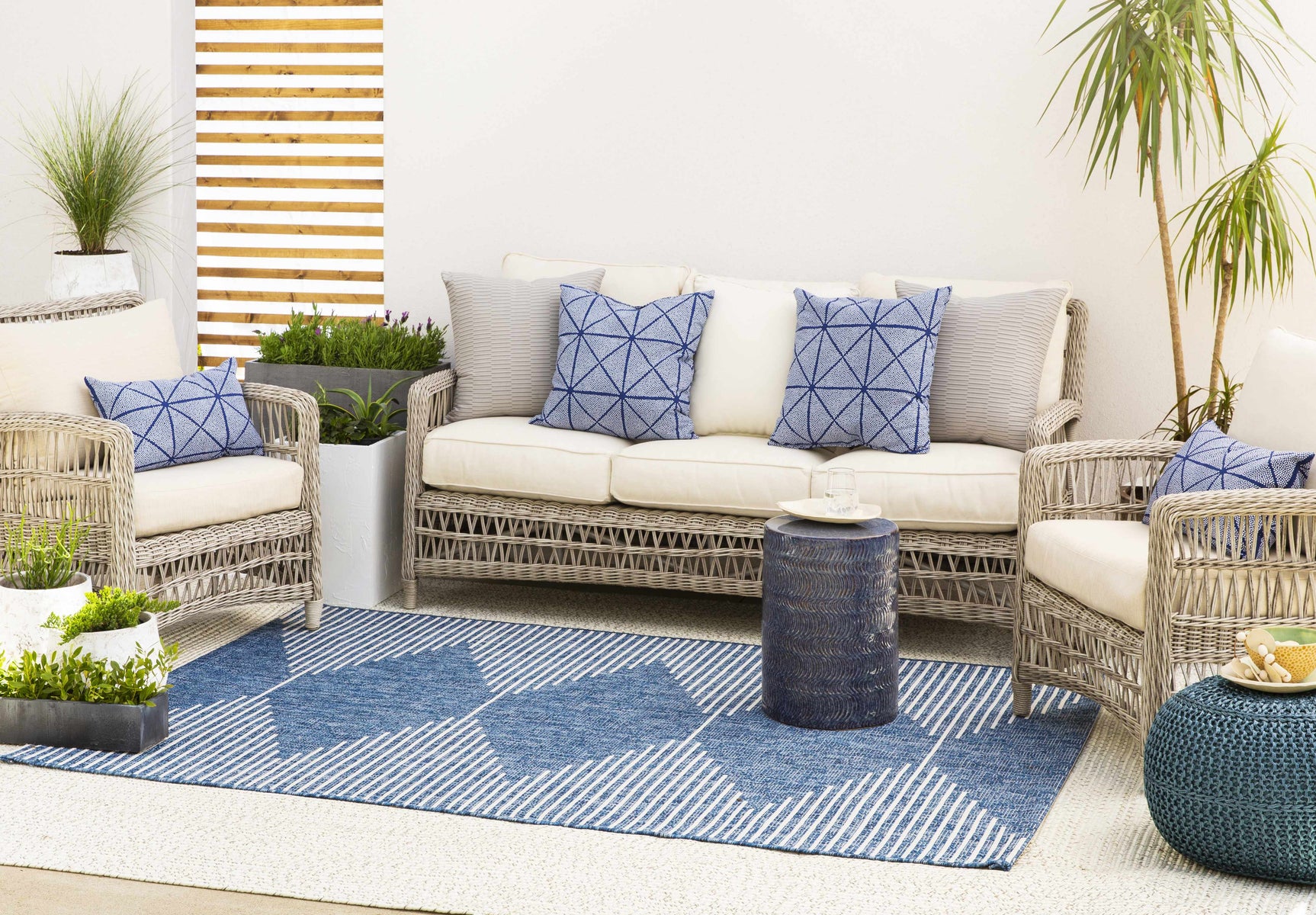 Stephan Navy Outdoor Rug - Ornate Home