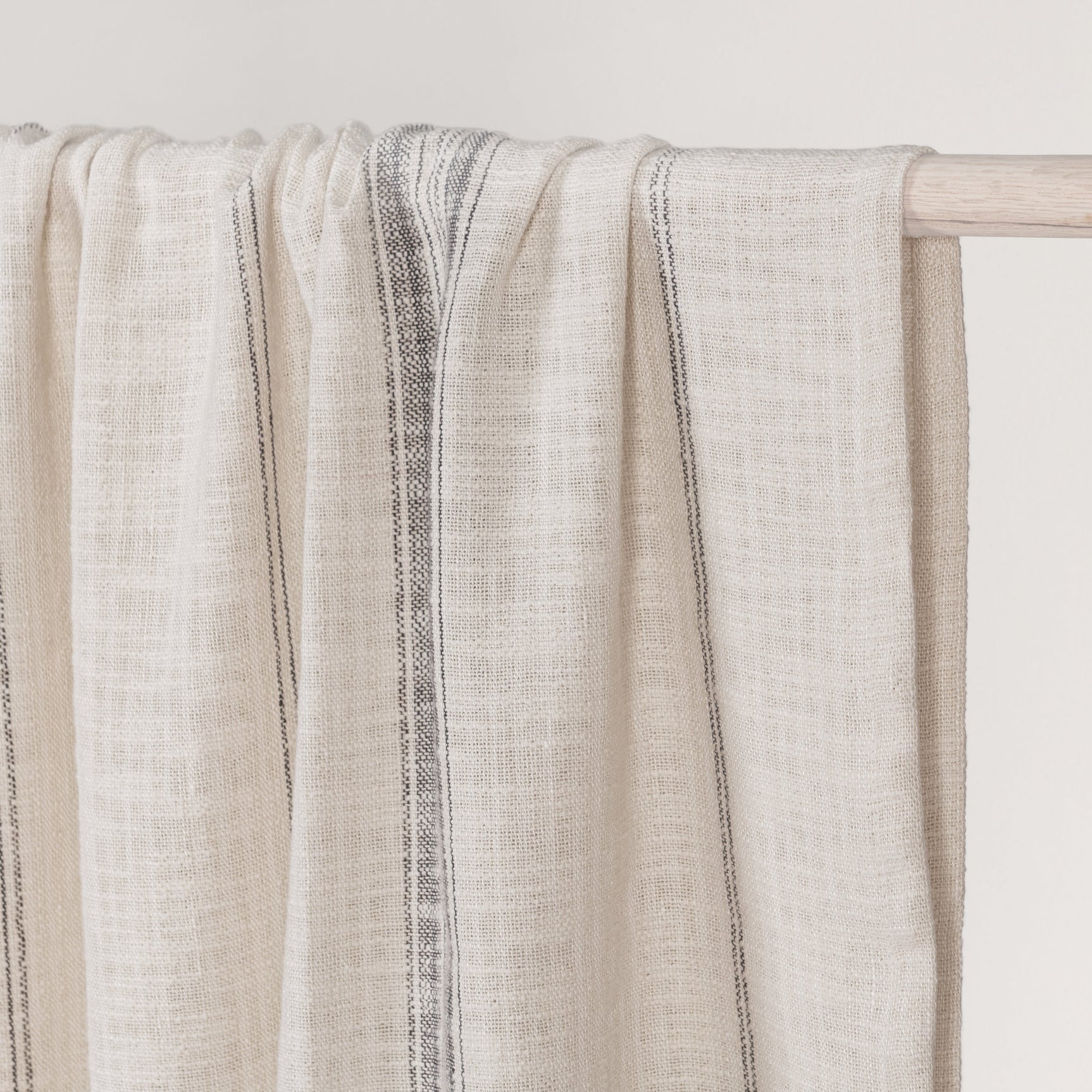 TC Ria Ivory/Gray Throw 50X70 - Ornate Home