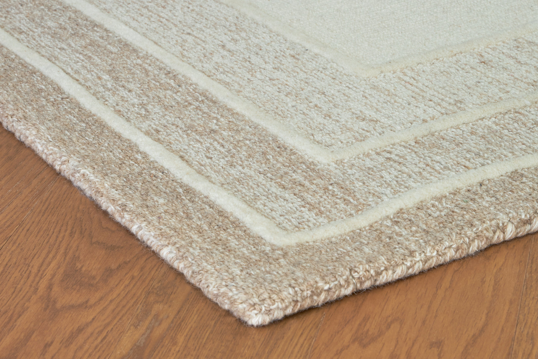Teelgan Ivory/Tan Large Rug - Ornate Home