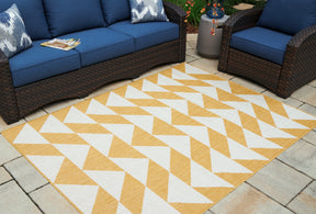 Thomley Ivory/Yellow 5' x 7' Rug - Ornate Home