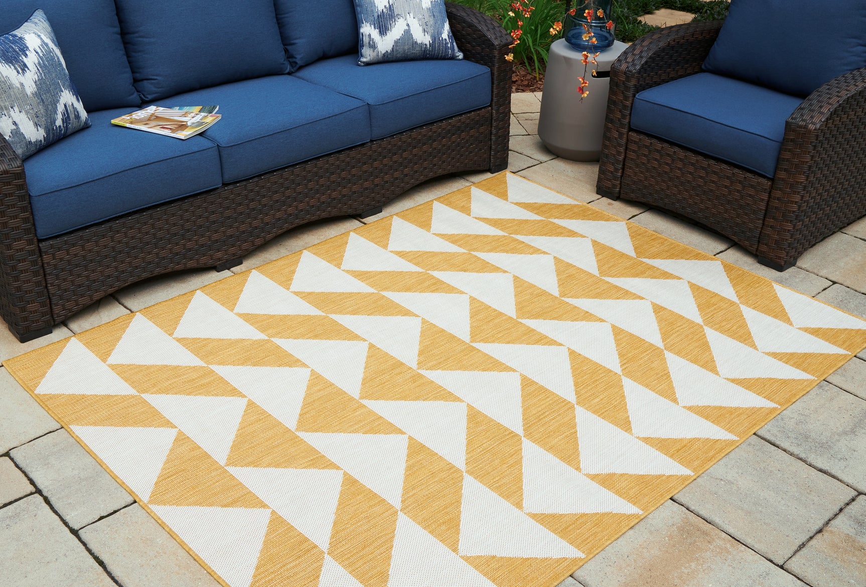 Thomley Ivory/Yellow 8' x 10' Rug - Ornate Home