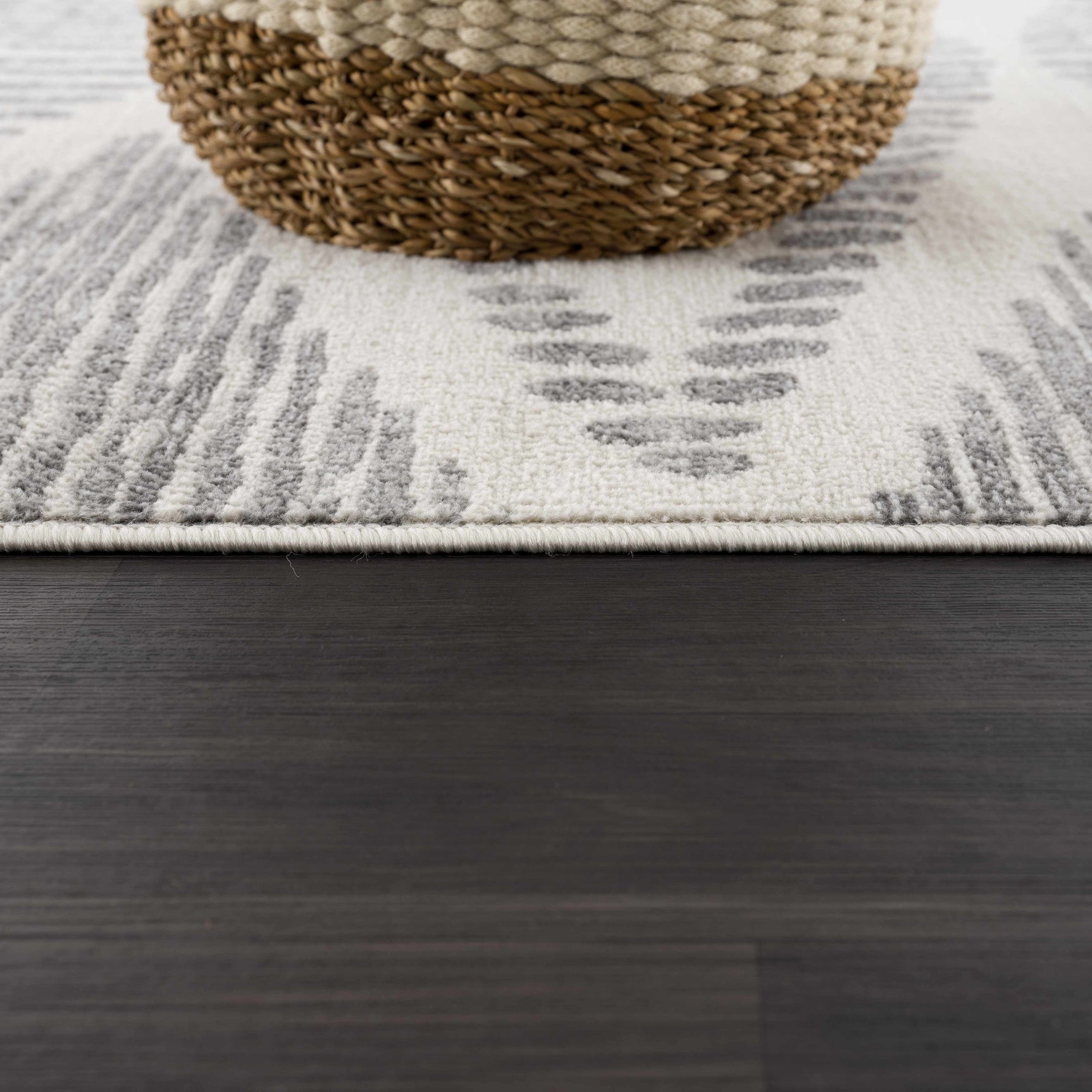 Tigrisis Ivory 2327 Area Rug - Clearance - Ornate Home