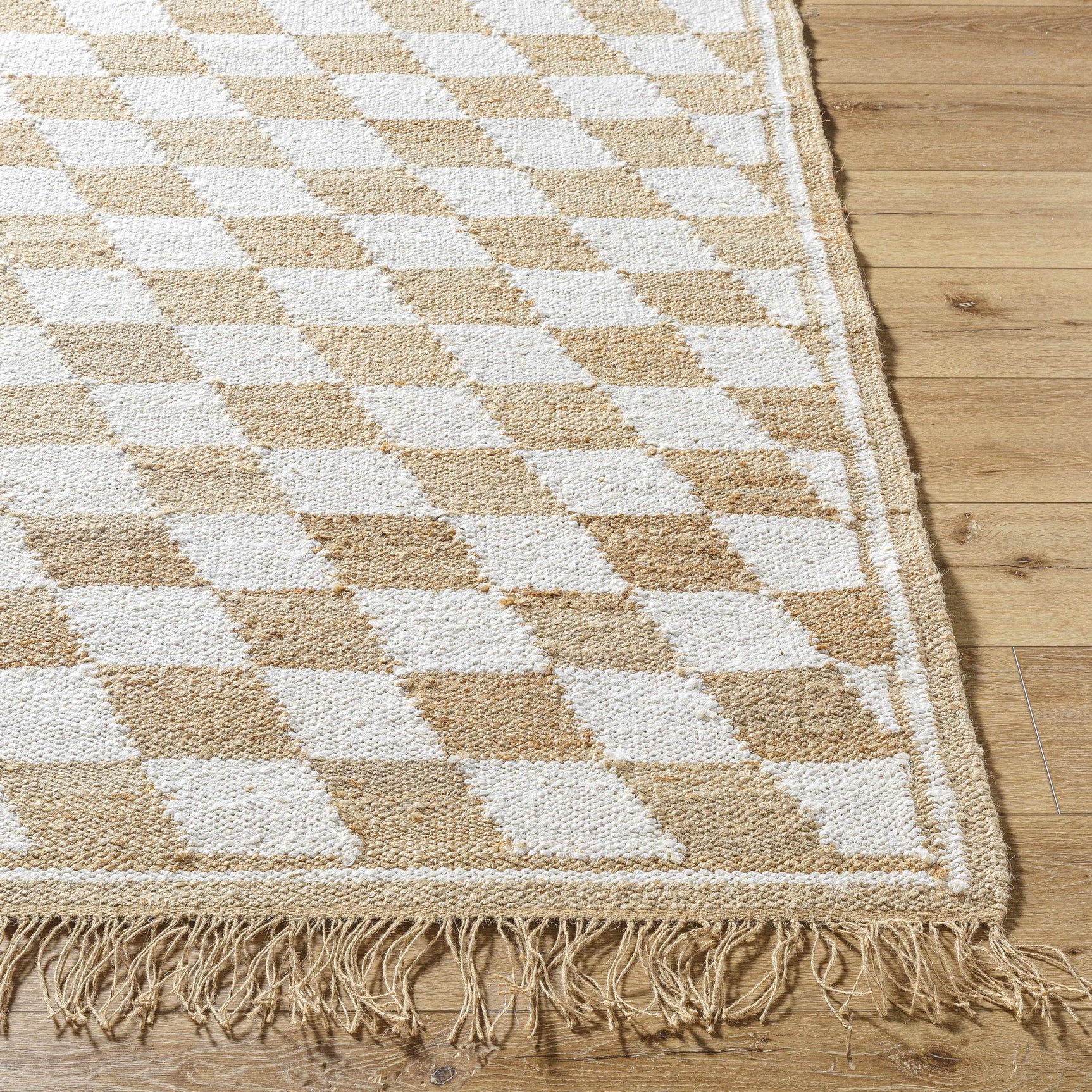 Tiria Diamond Checkered Jute Tasseled Rug - Ornate Home