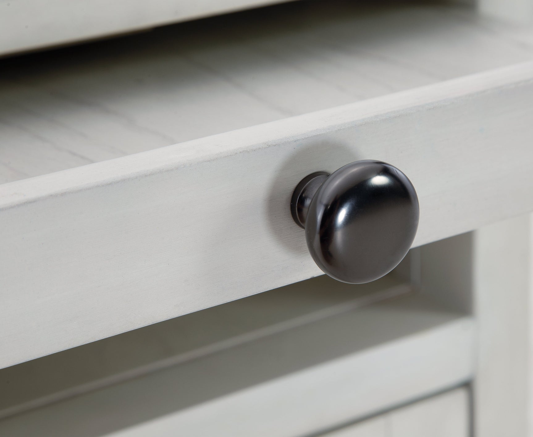 Treytown Antique White Chairside End Table (Online Special Price) - Ornate Home