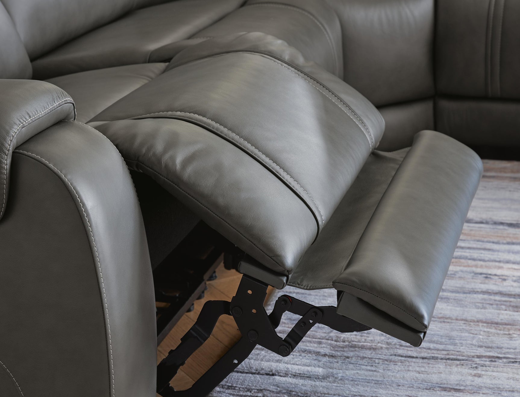 5Z - Pittson Anchor 5-Pc Power Reclining Sectional