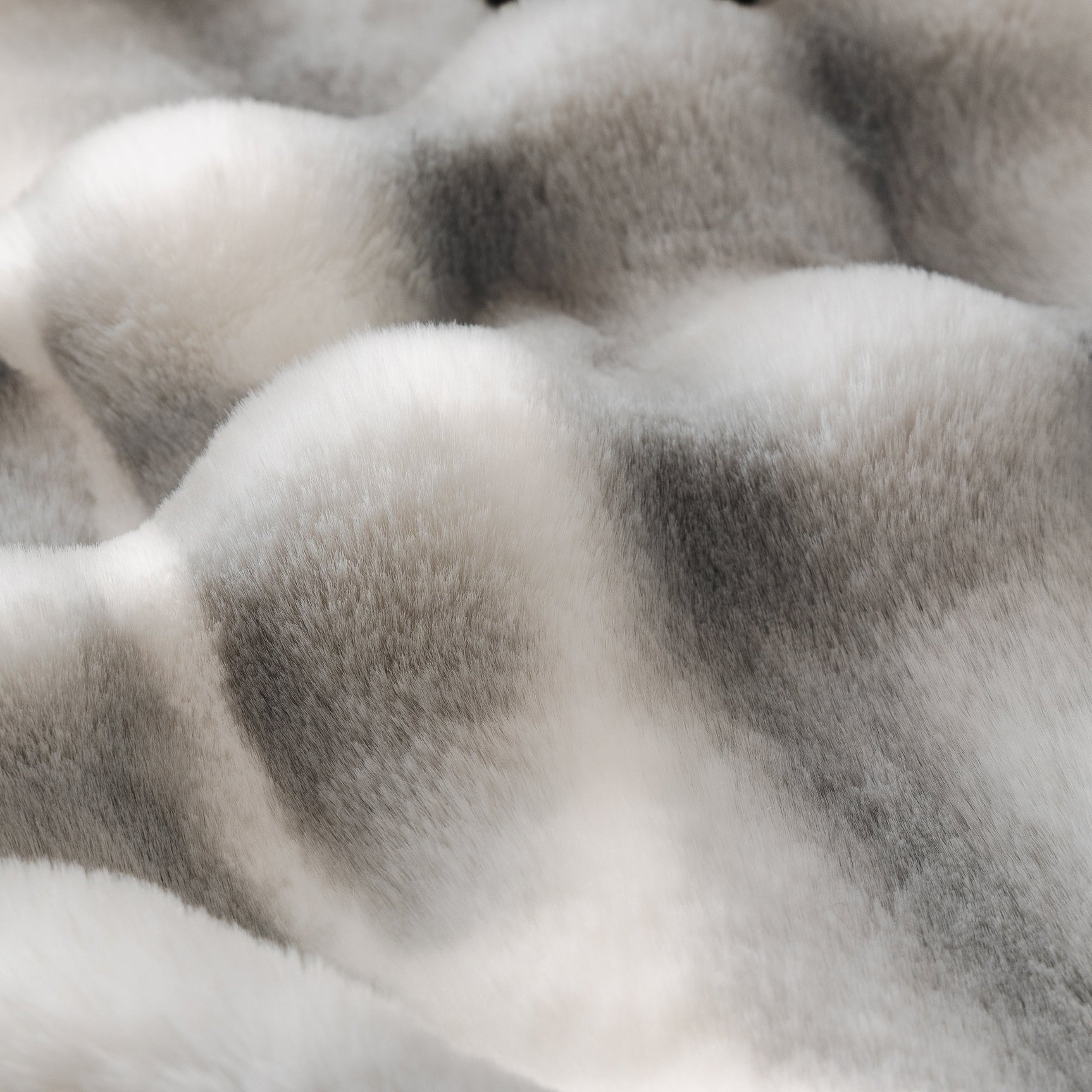 Ultra Soft Faux Fur Couch Cover – Large, Fluffy, and Elegant Sofa Throw Blanket - Ornate Home