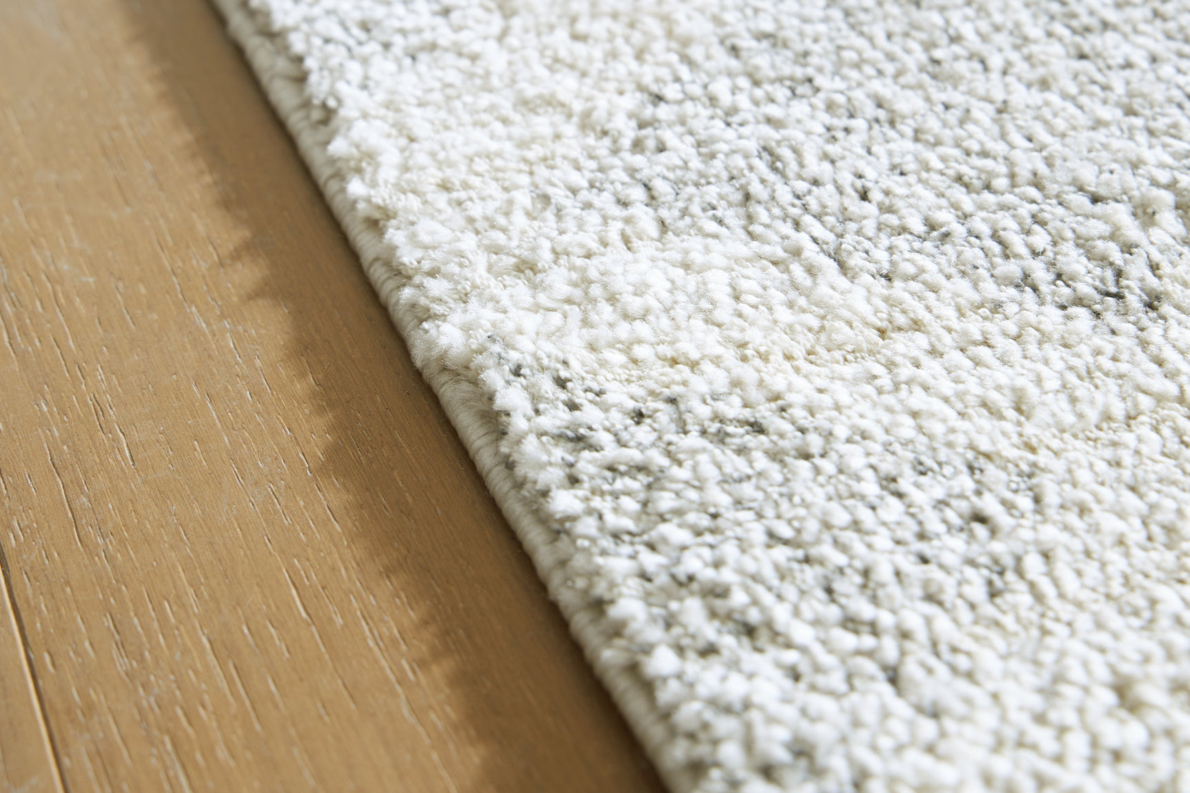 Unawick Gray/Ivory Large Rug (Online Special Price) - Ornate Home