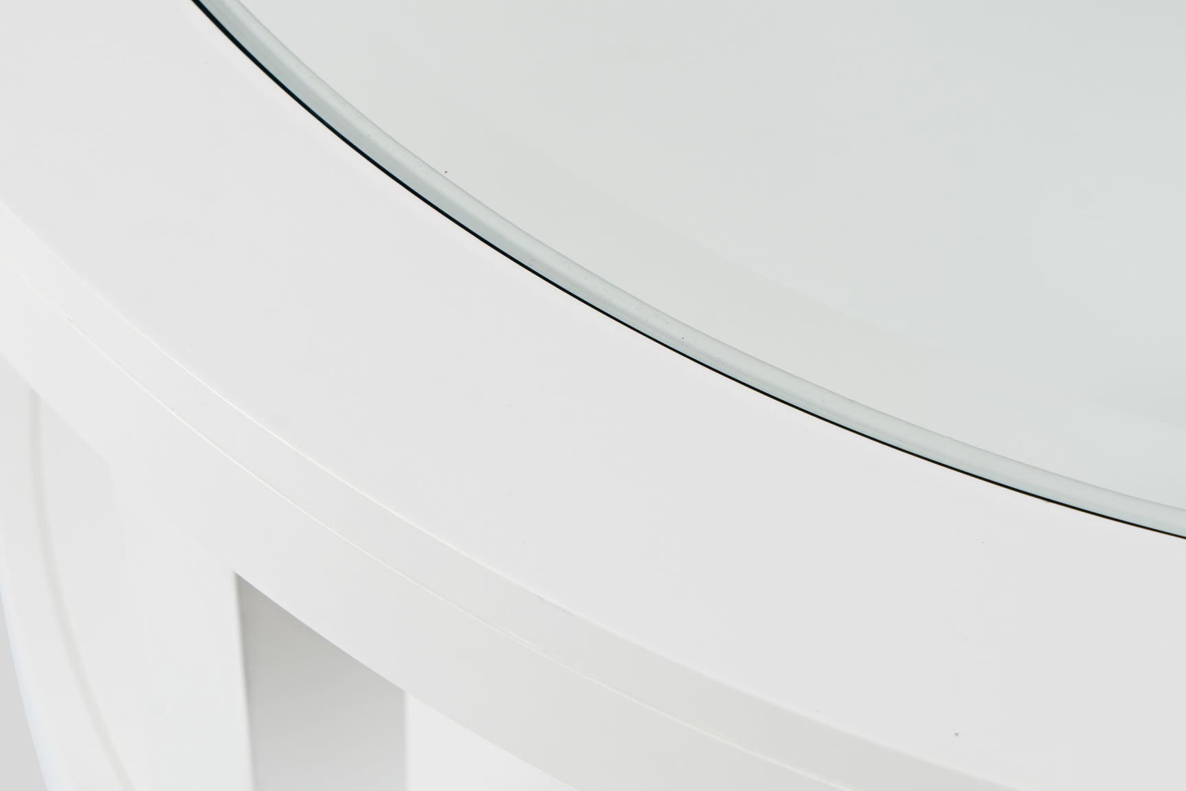 Urban Icon White Round Cocktail Table - Ornate Home