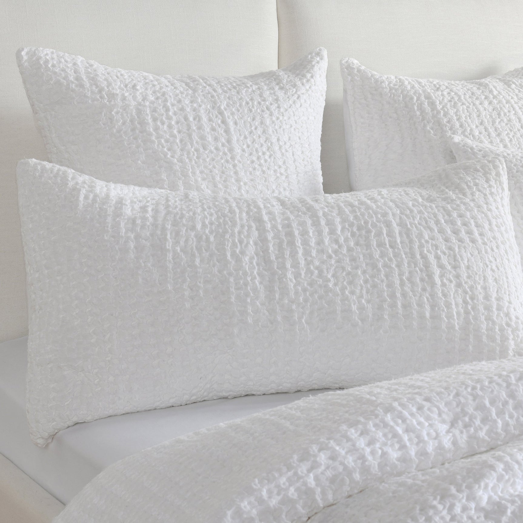 Colmar White Quilt Collection