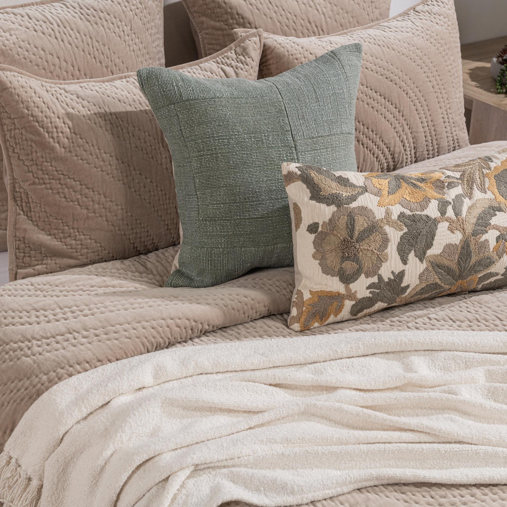 Elms Velvet Pebble Velvet Quilt Collection