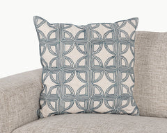 VC Elea Ivory/Navy 22x22 Throw Pillow (Set of 2) - Ornate Home