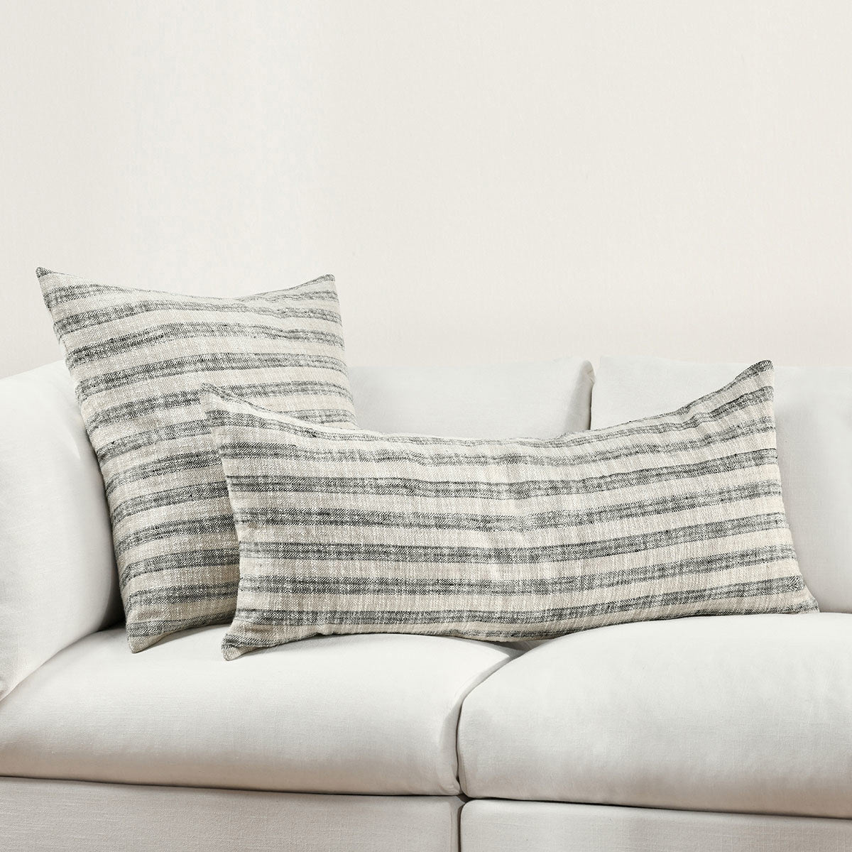 Classic Home Linna Throw Pillow - Thumbnail 3