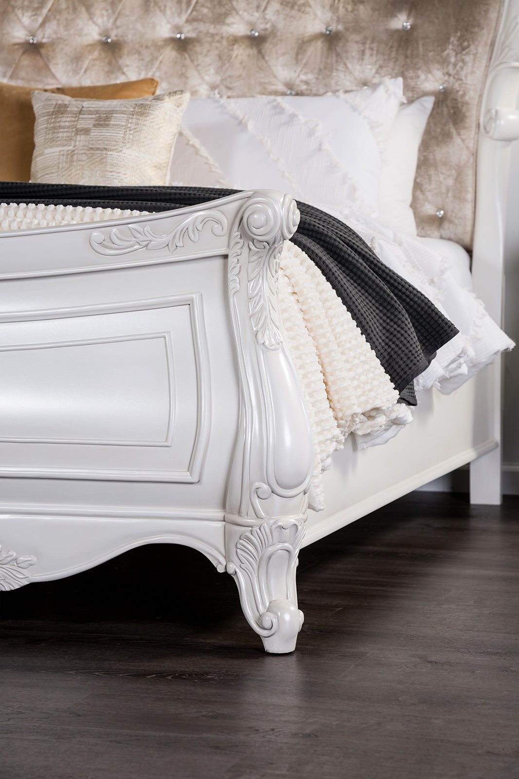 Valentini White Queen Bed - Ornate Home