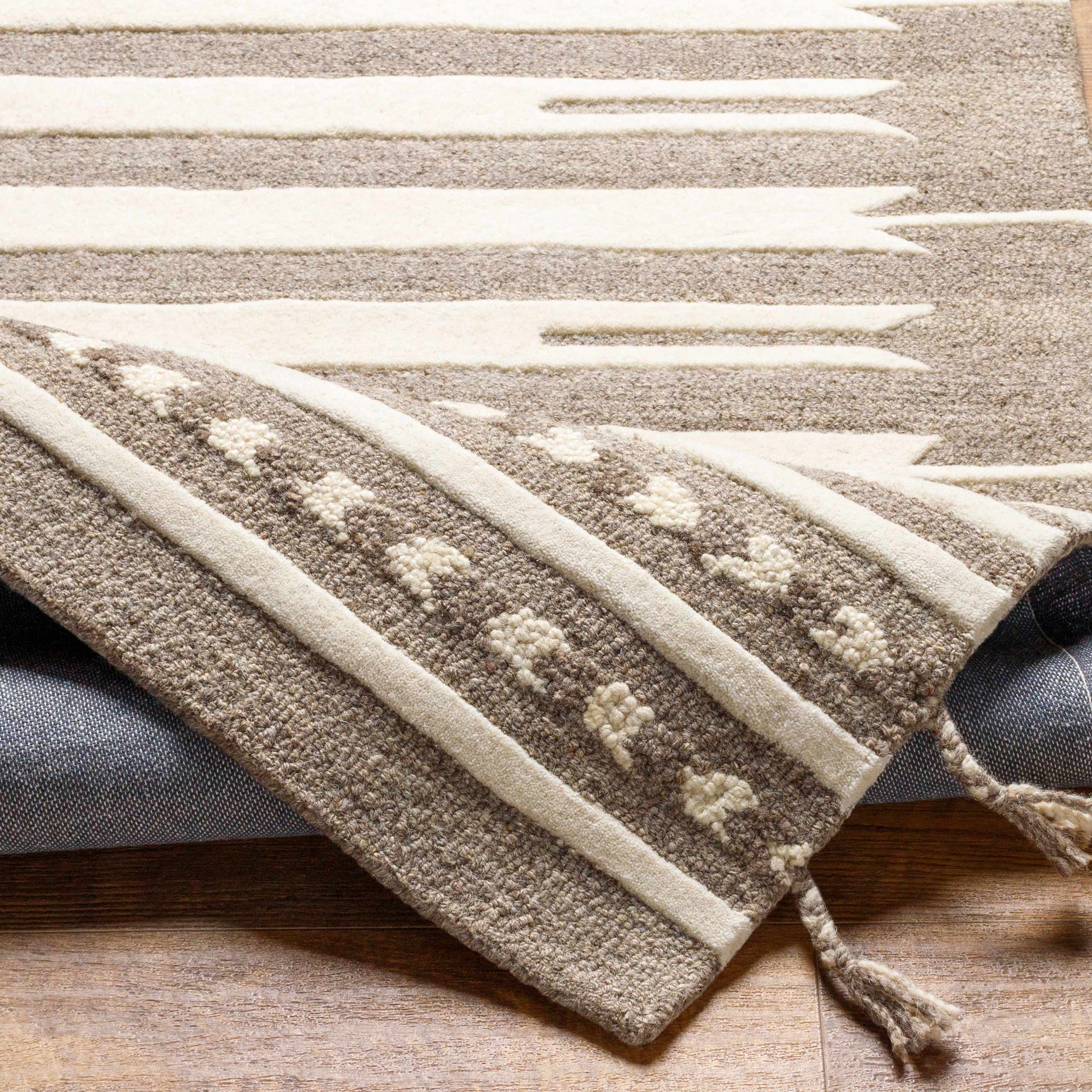 Vamo Area Rug - Clearance - Ornate Home