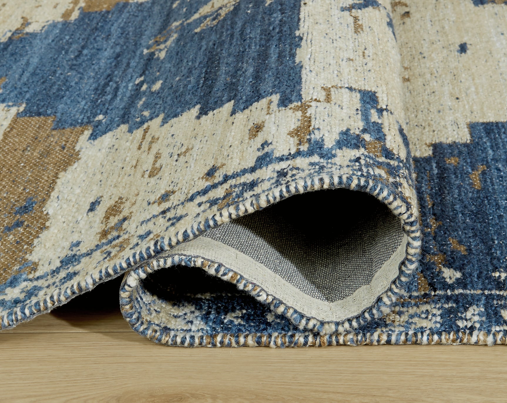 Varnler Blue/Brown/Tan 5' x 7' Rug - Ornate Home