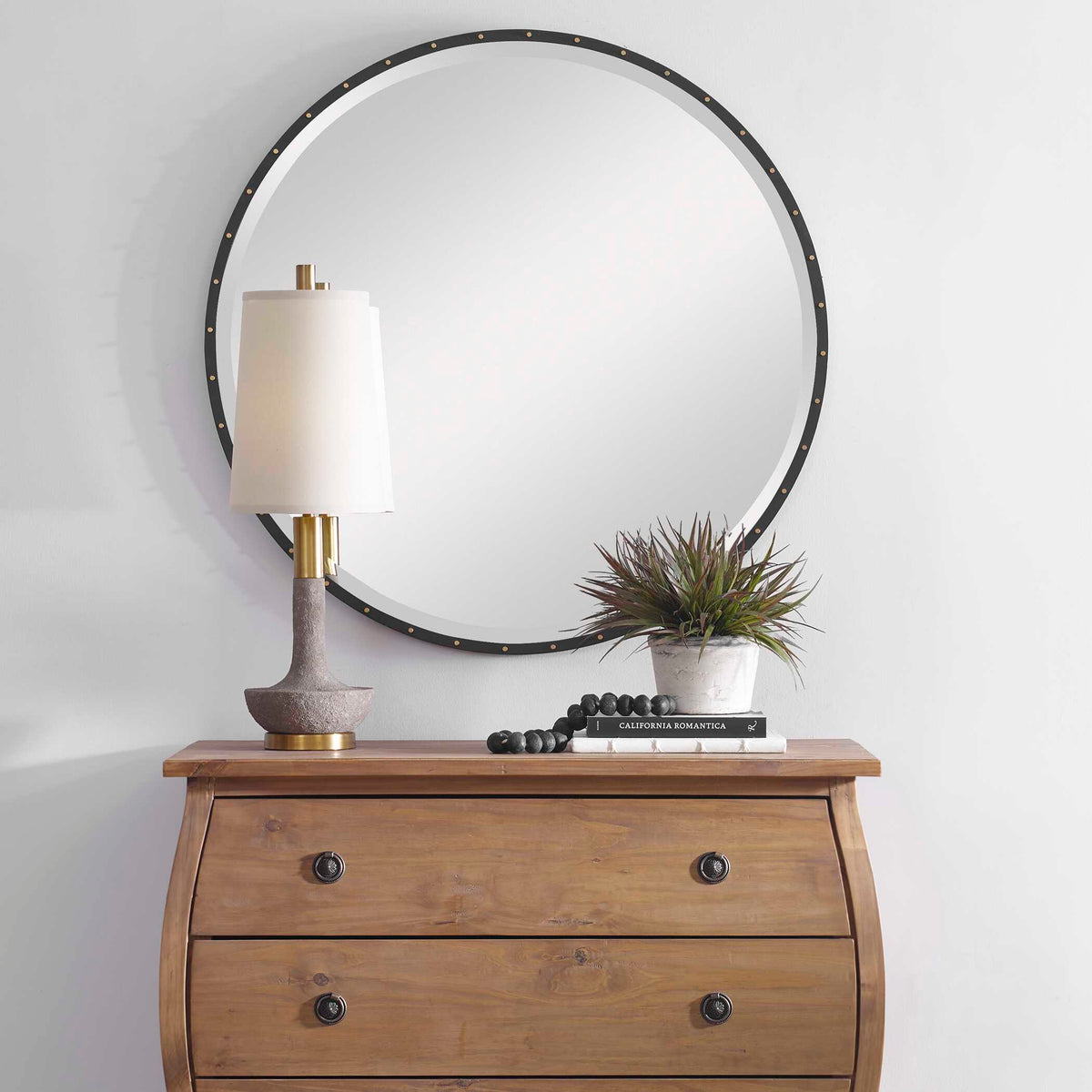 Volongo Ivory Stone Buffet Lamp - Ornate Home