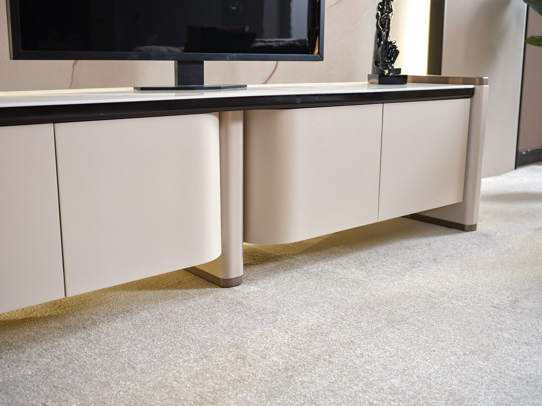 Voyance Cream/White Tv Stand