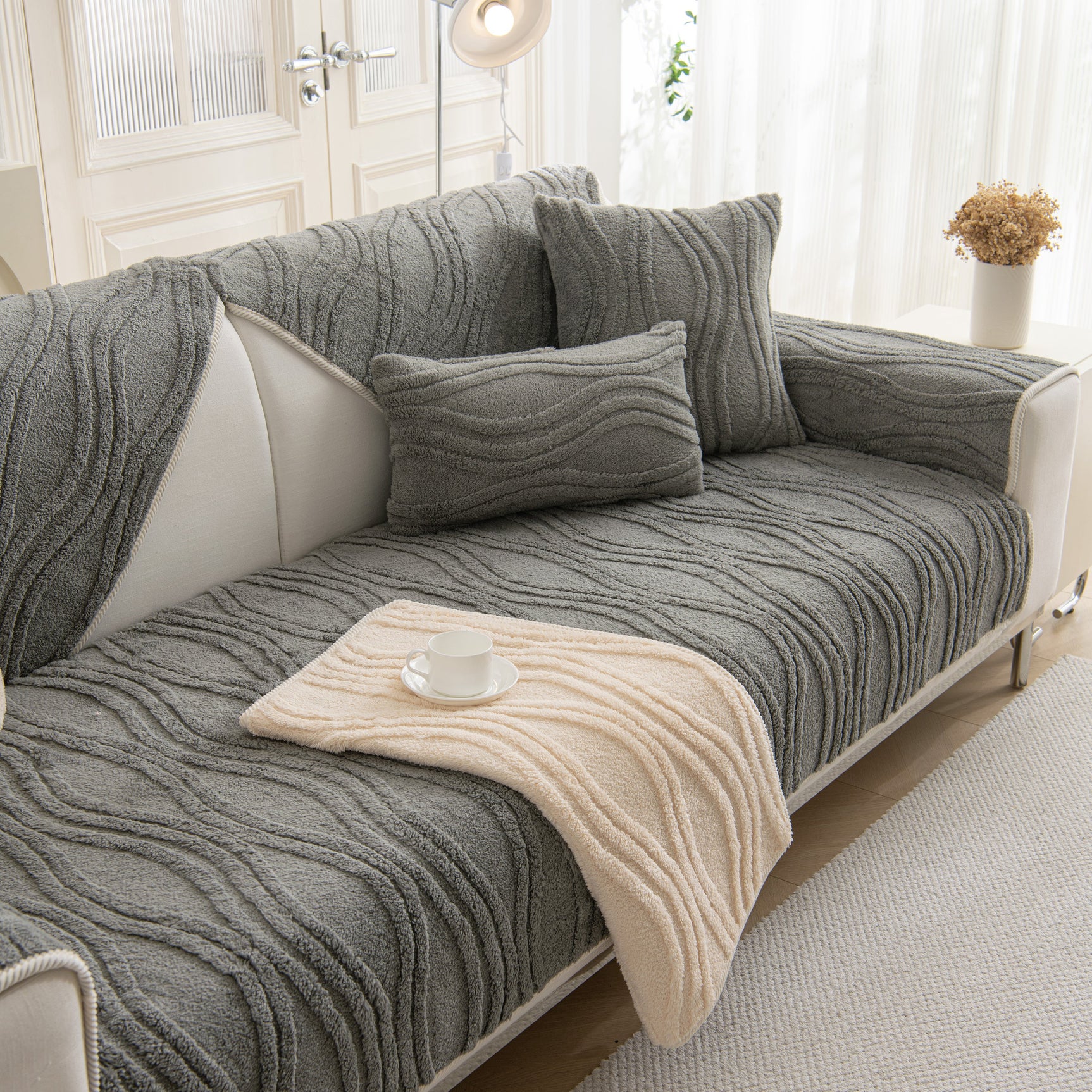 Winter Thickened Non-slip Blanket, Three-Dimensional Embossed Cotton Velvet Sofa Cover - Ornate Home