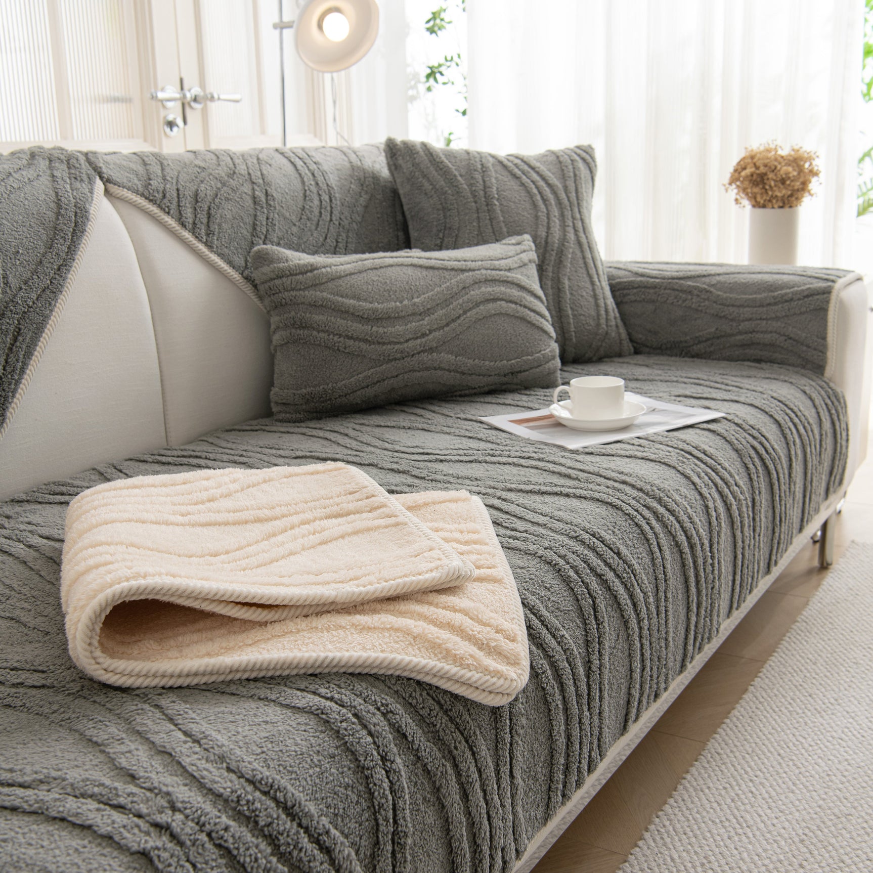 Winter Thickened Non-slip Blanket, Three-Dimensional Embossed Cotton Velvet Sofa Cover - Ornate Home