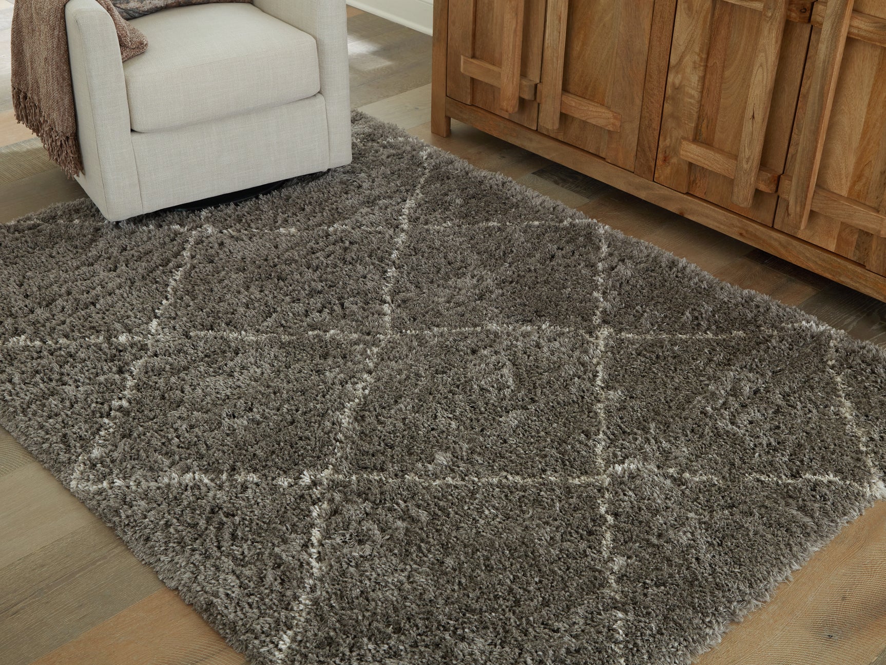 Wrenlow Gray/Cream 8' x 10' Rug - Ornate Home
