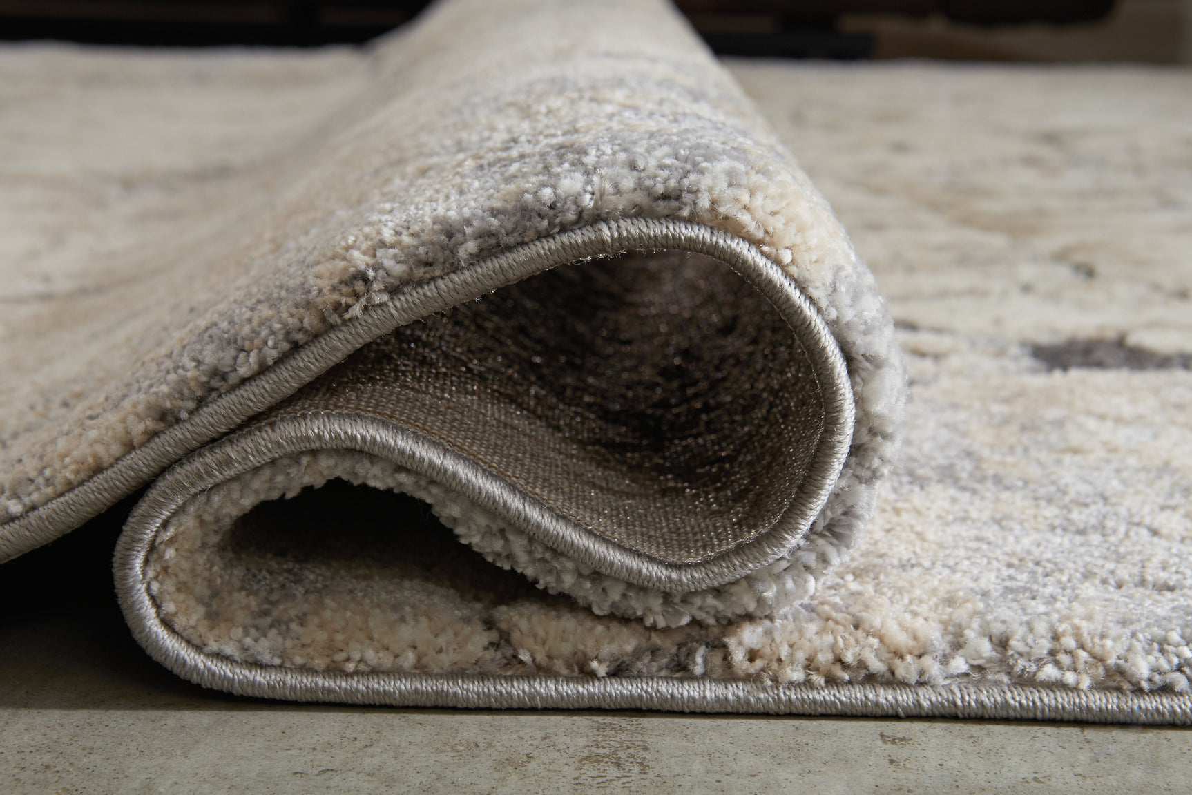 Wyscott Multi 7'10" x 10'3" Rug - Ornate Home