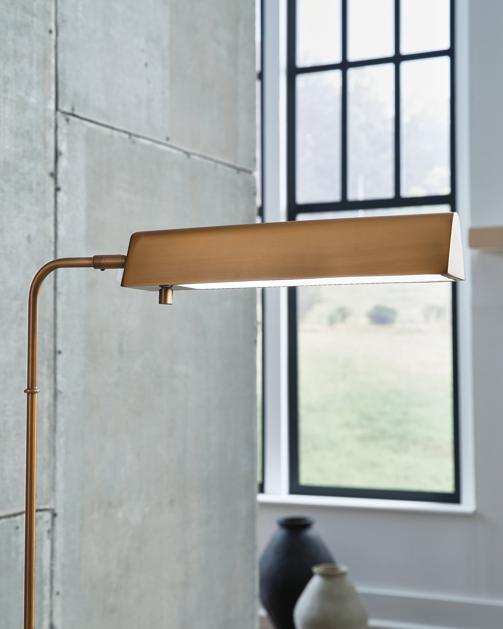 Yafe Bronze Floor Lamp - Ornate Home