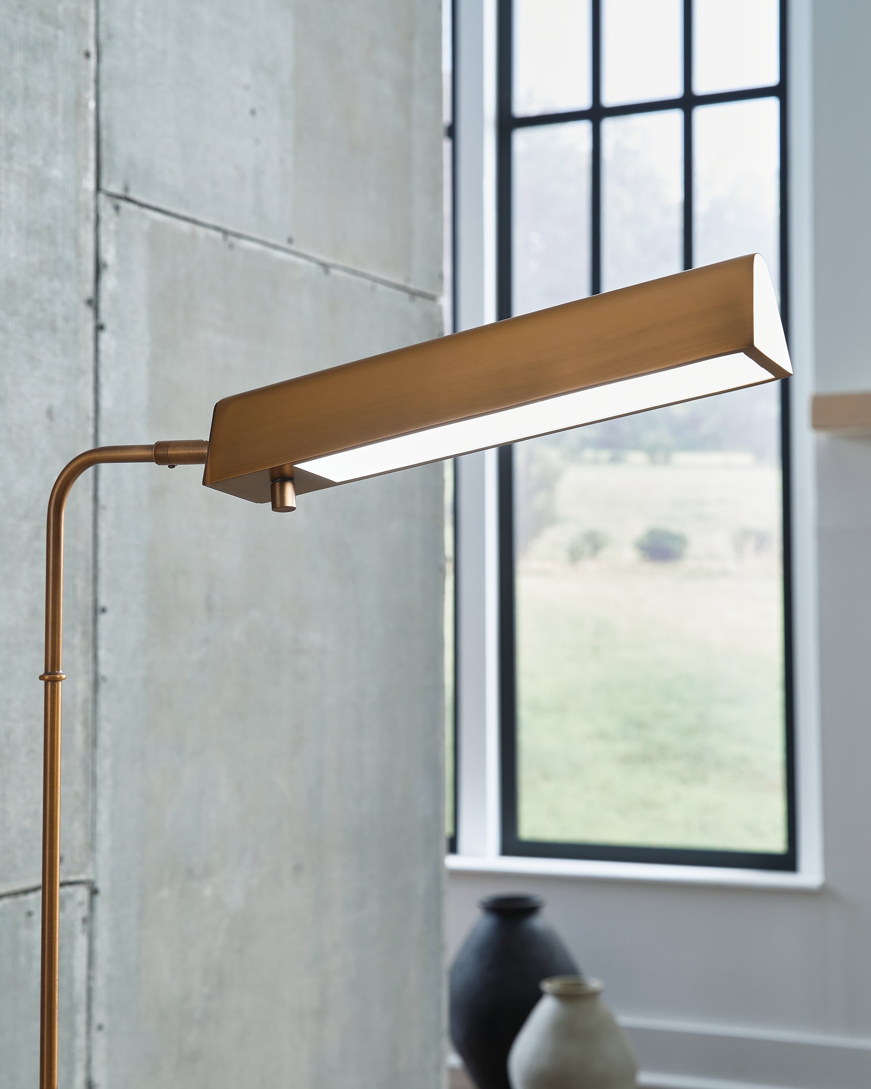 Yafe Bronze Floor Lamp - Ornate Home