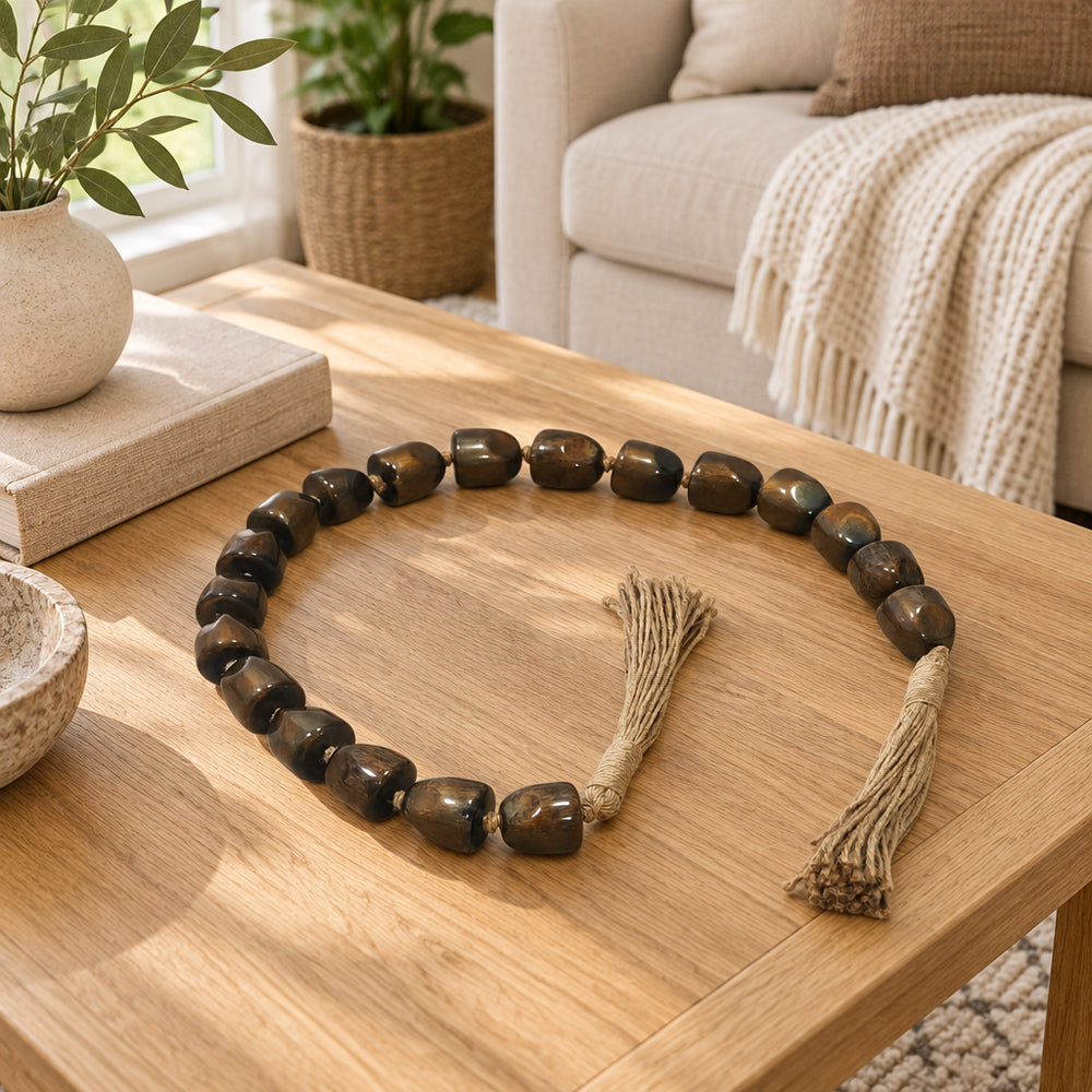Pinto Wye Dark Brown Resin Garland