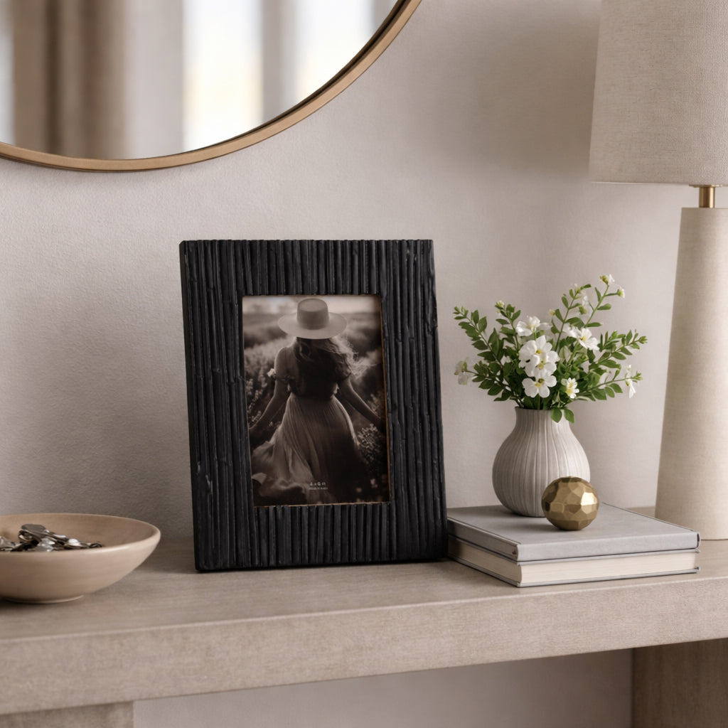 August Black 4x6 Jagged Photo Frame