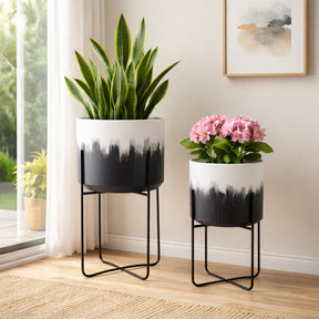 Nicoleham White/Gray/Black Planters (Set of 2)