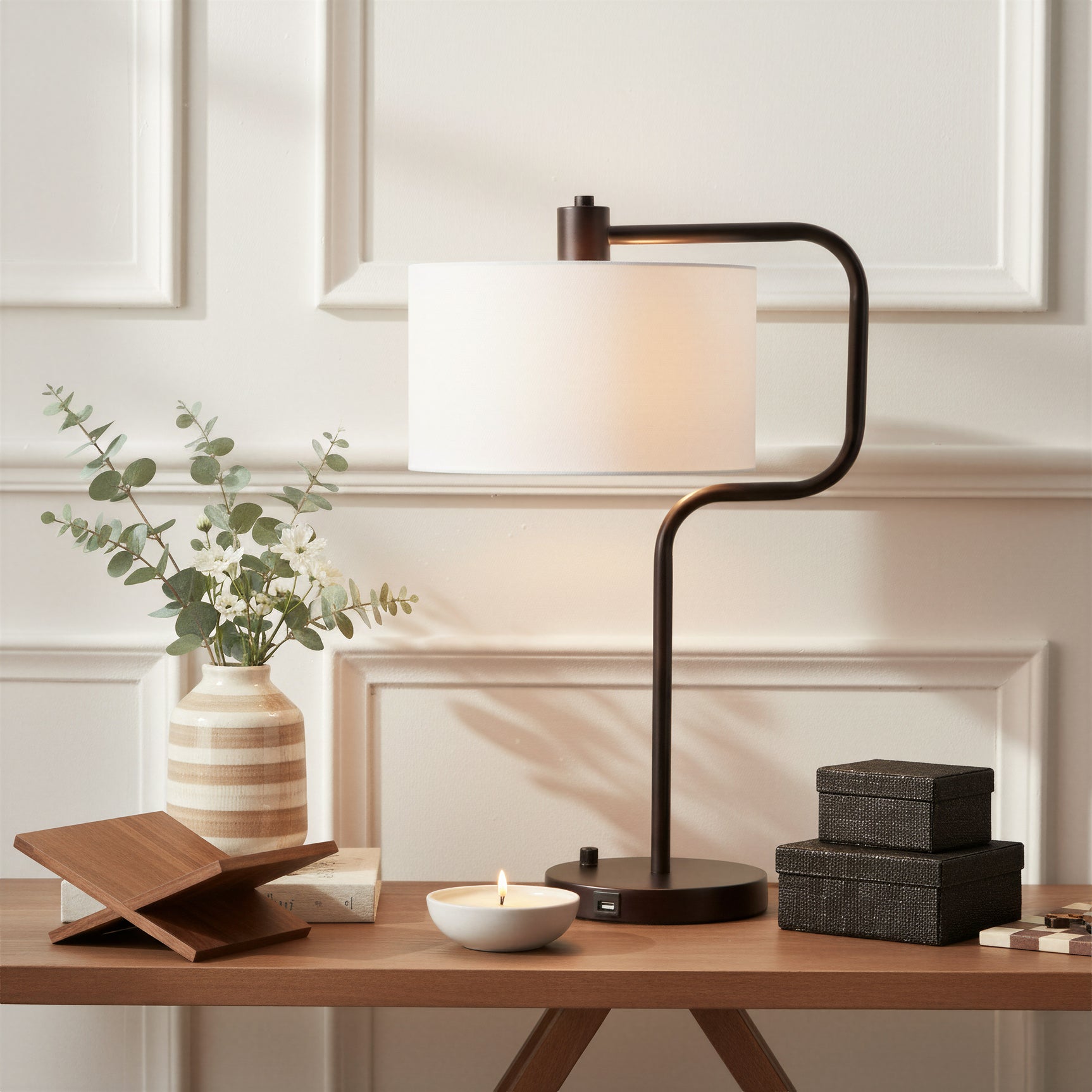 Middlemist White Table Lamp