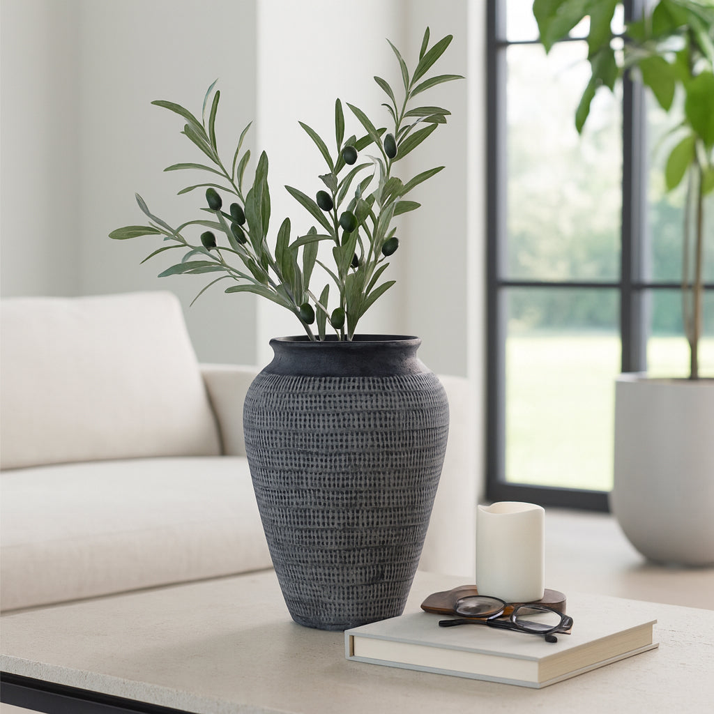 Carlinlake Black Vase