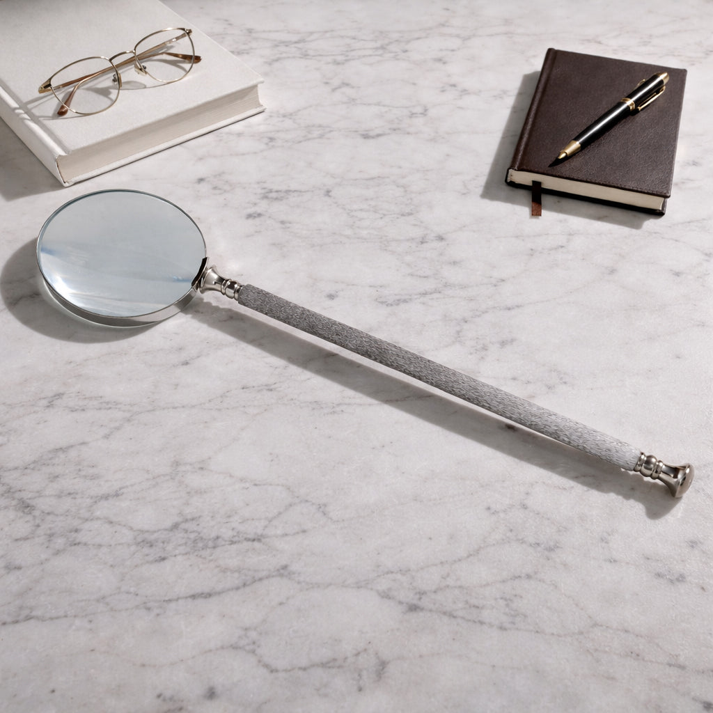Bayardwell Ivory/Silver Decor