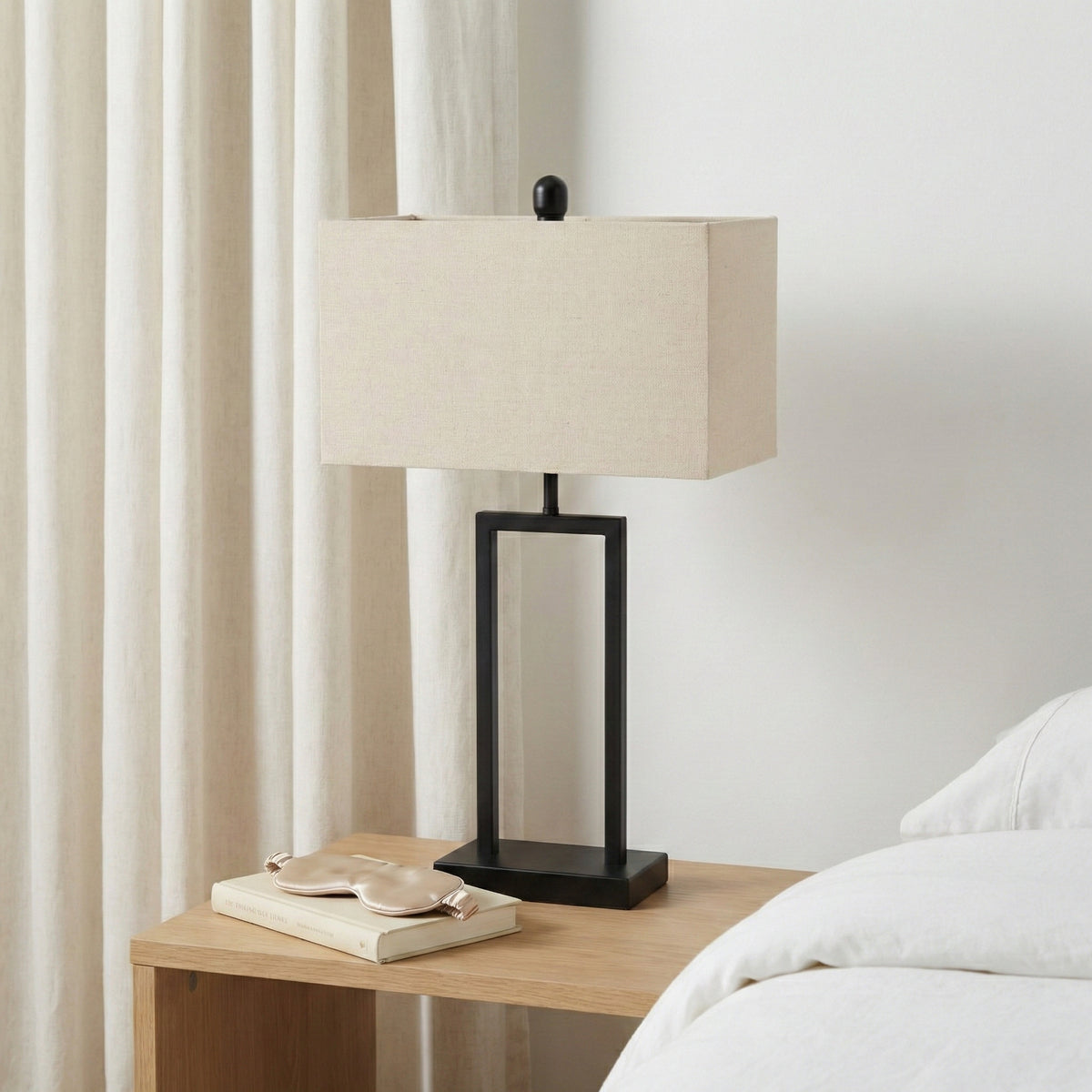 Hedleyhaven Black Lamps (Set of 2)
