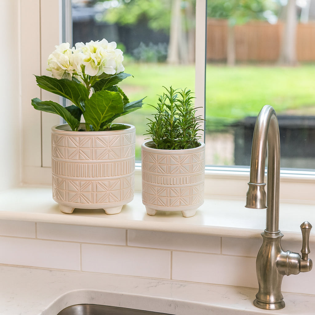 Mirador White Ceramic Abstract Footed Planters (Set of 2)