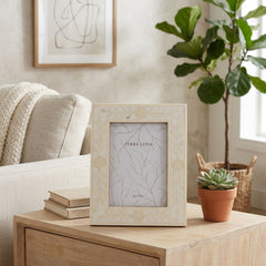 Fargooak White/Cream 5x7 Petals Photo Frame