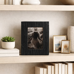 August Black 4x6 Jagged Photo Frame