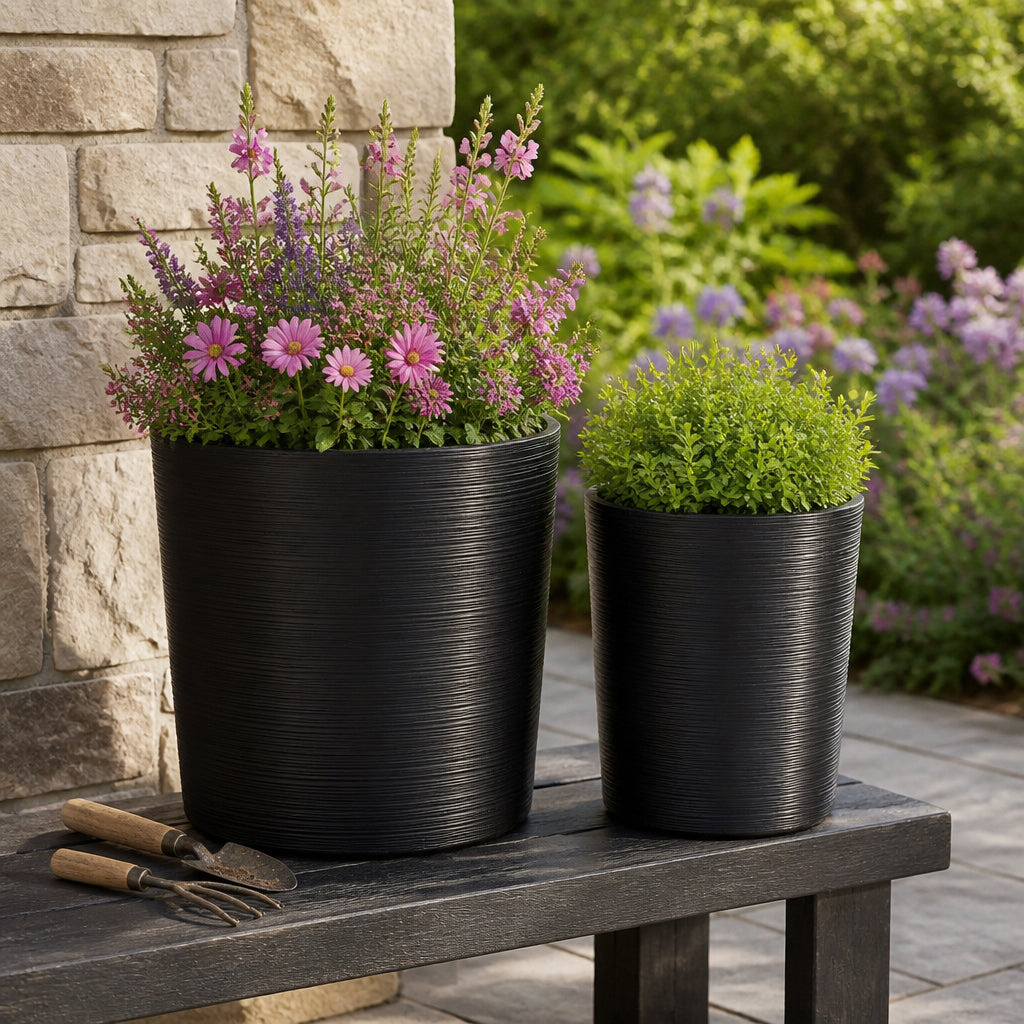 Skyemoor Black Planters (Set of 2)