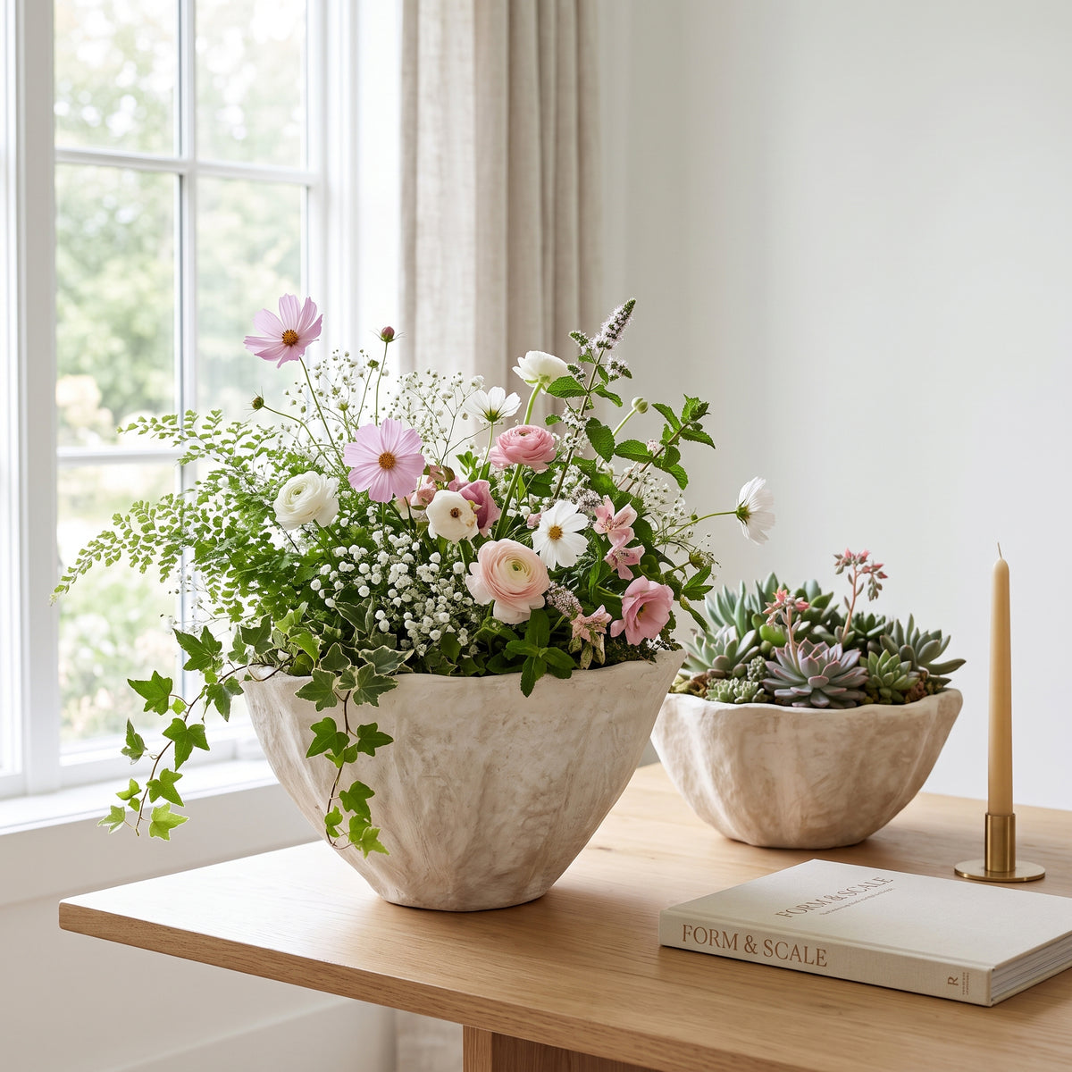 Tannervale White/Ivory Planters (Set of 2)