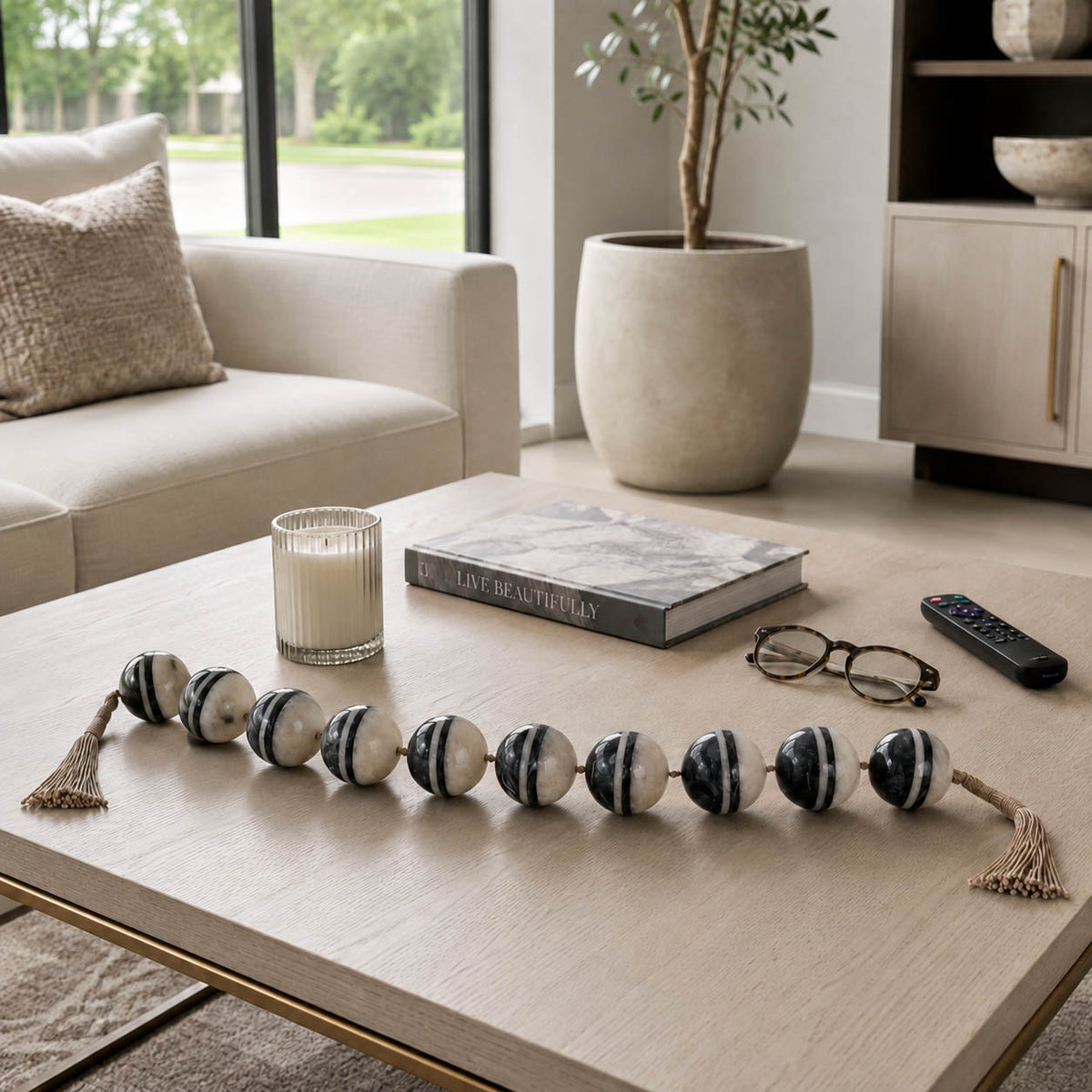 Heydonburn Ivory/White/Black Bead
