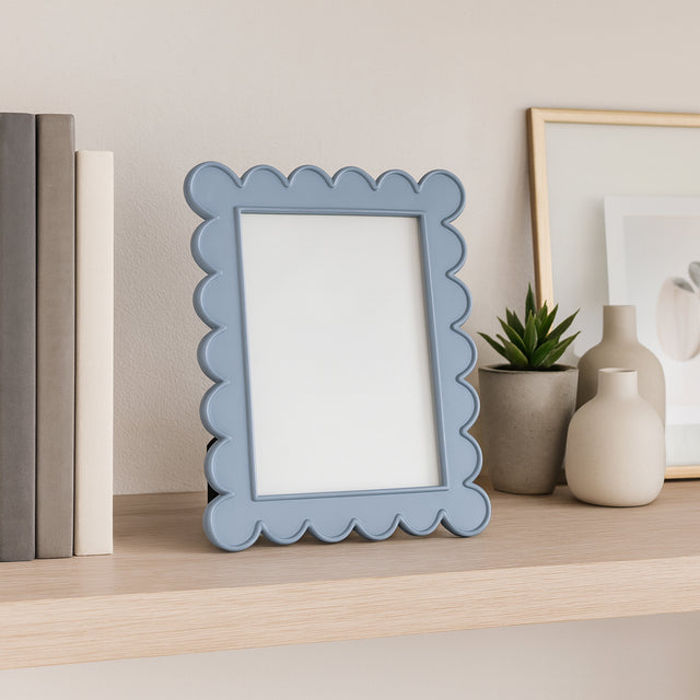 Farley Blue 5x7 Scallop Edge Photo Frame