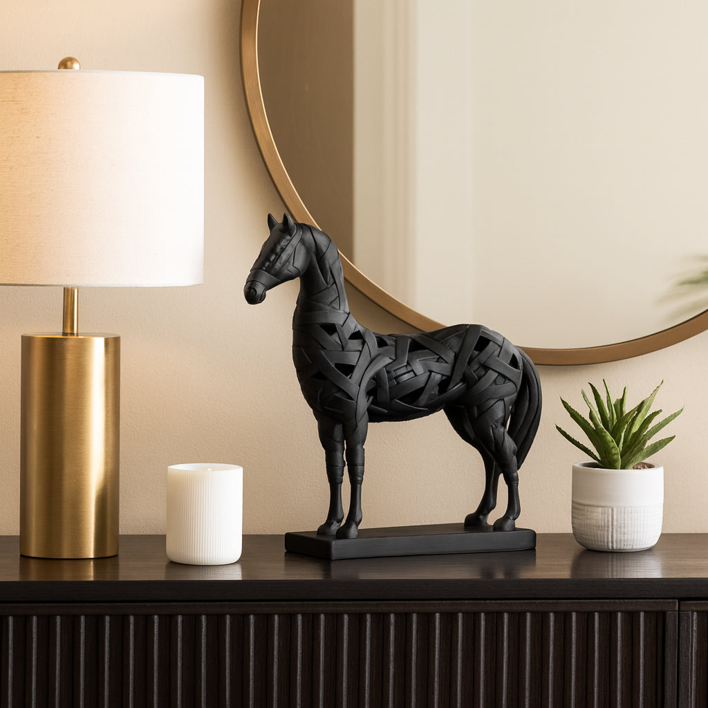 Hintonley Black Decor